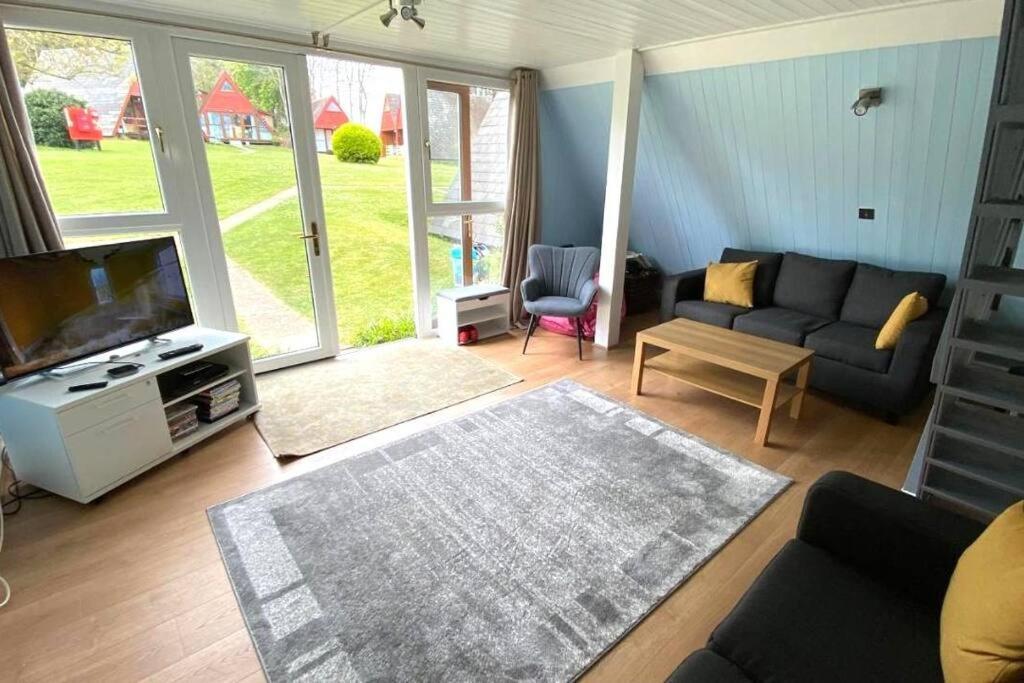 Front Line Chalet With Open Sea Views & Swimming Pool In Kingsdown No14 Villa Exterior photo