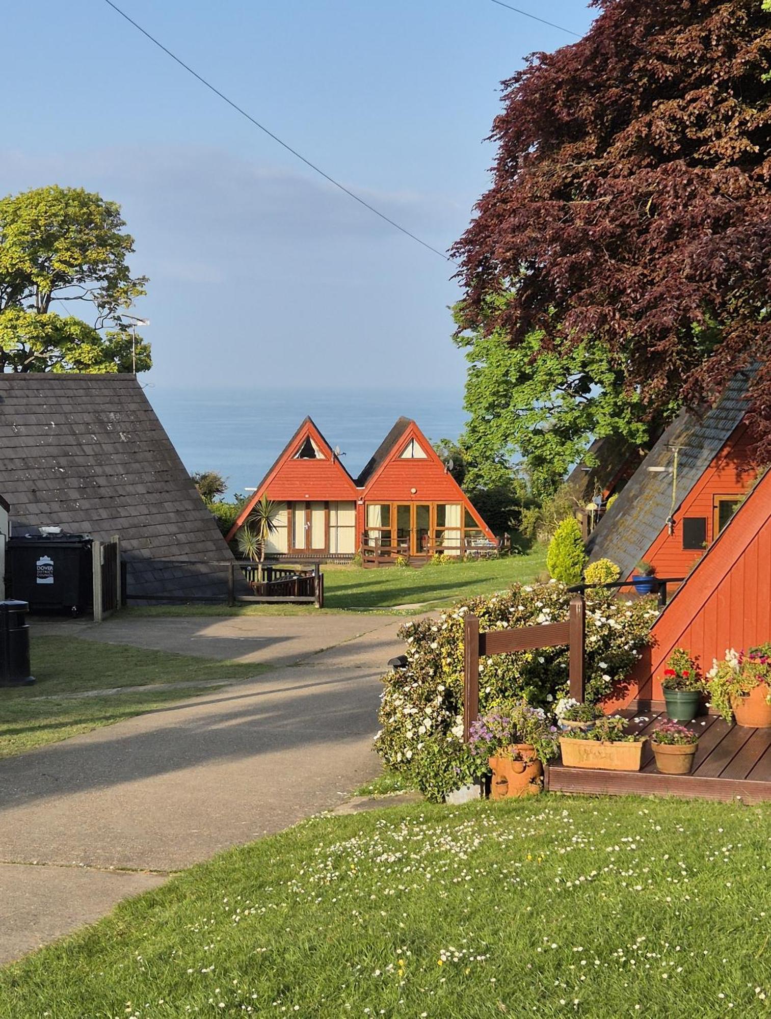 Front Line Chalet With Open Sea Views & Swimming Pool In Kingsdown No14 Villa Exterior photo